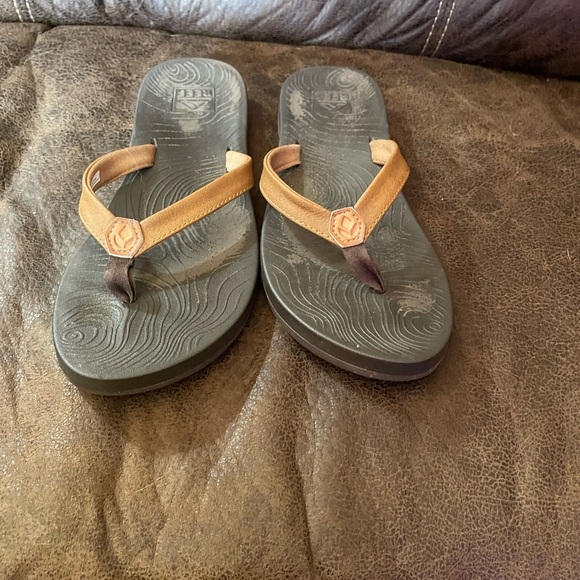Reef Women’s Flip Flop Sandals Size 9 Brown‎ Black Comfortable Beachwear - Picture 1 of 5